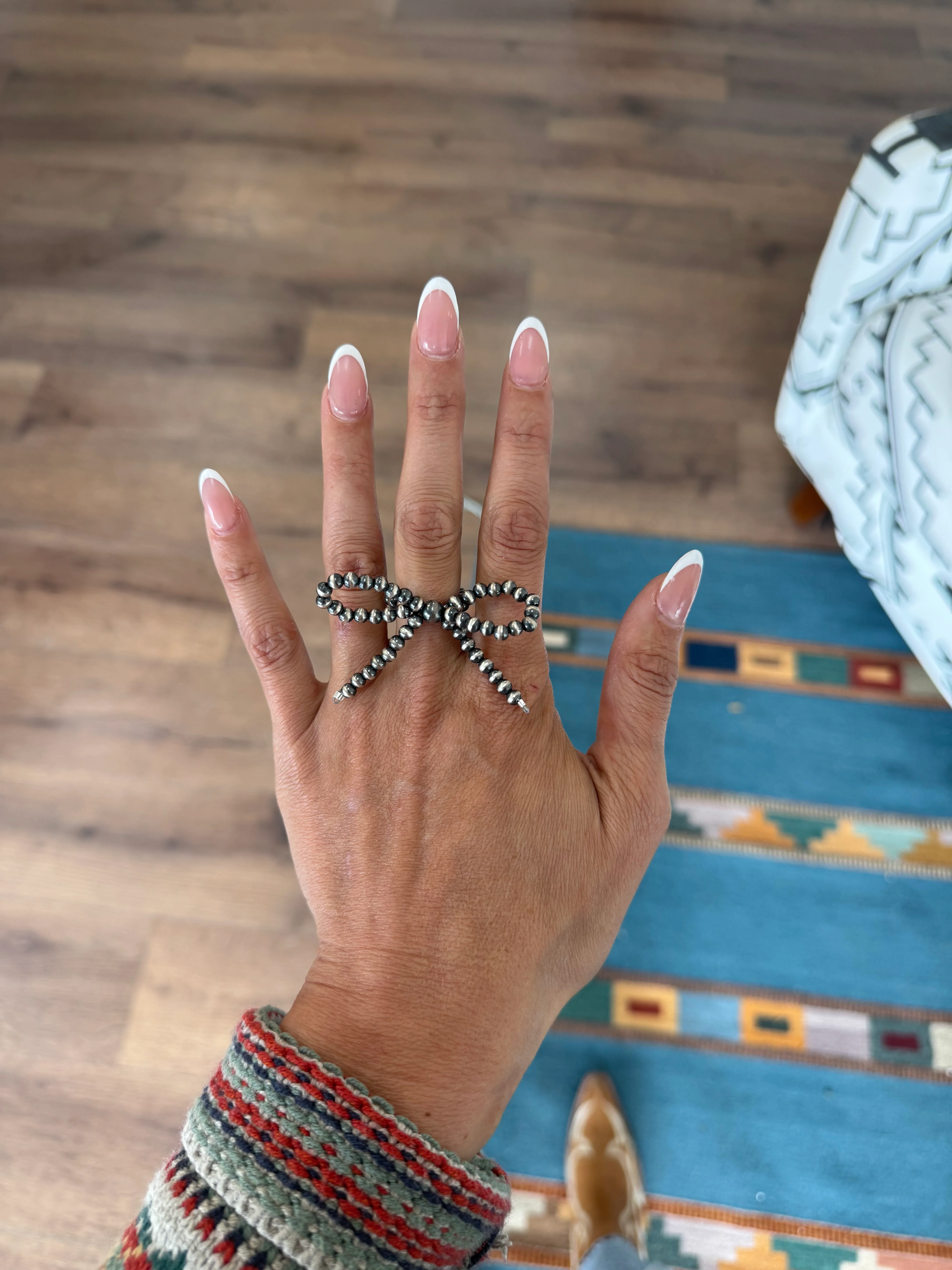 4mm Navajo Pearl Bow Ring - Image 2