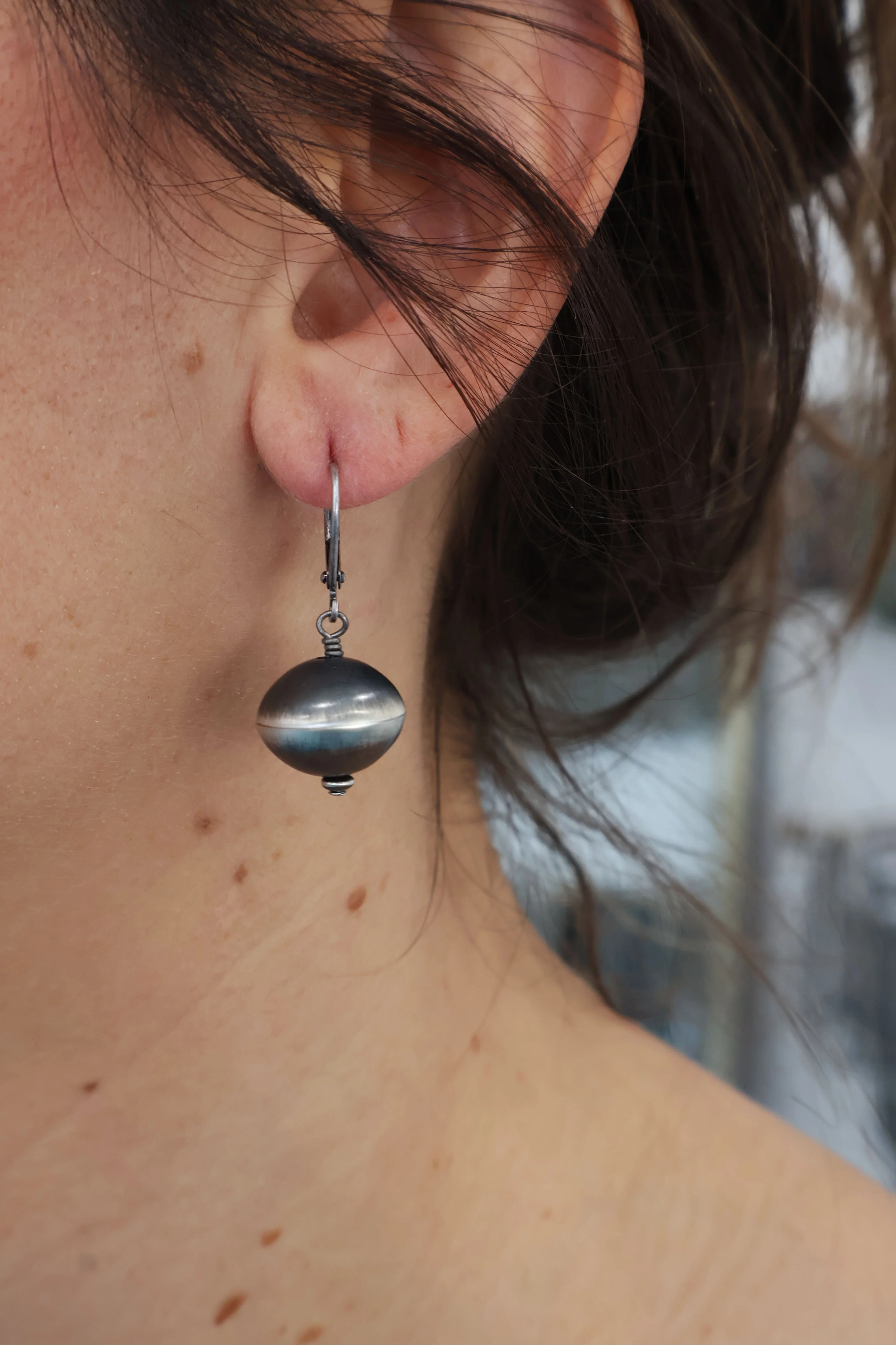 Navajo Pearl Dangle - 10mm - Image 2